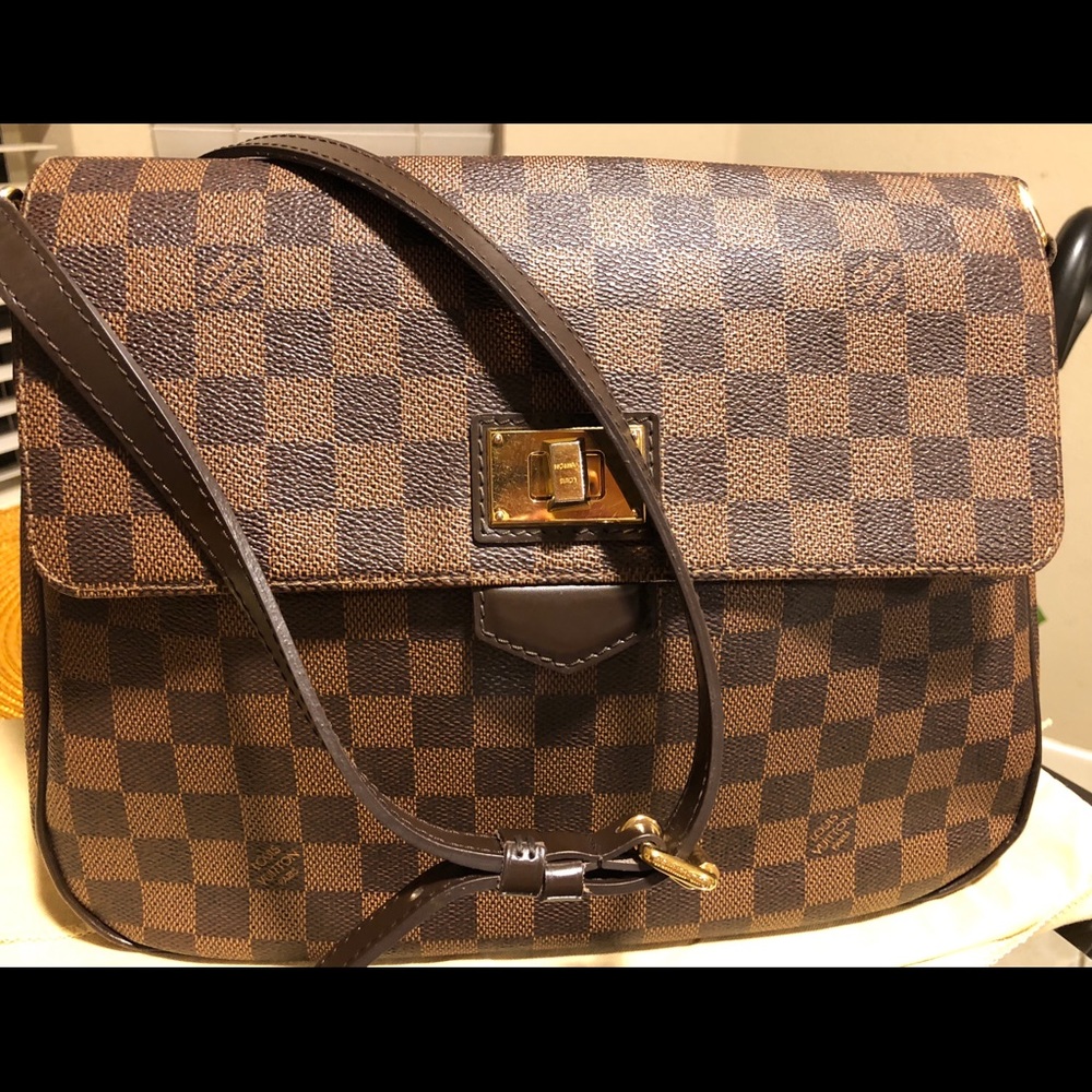 💥SOLD💥💃🏻💃🏻 Authentic LV Besace Rosebery Bag